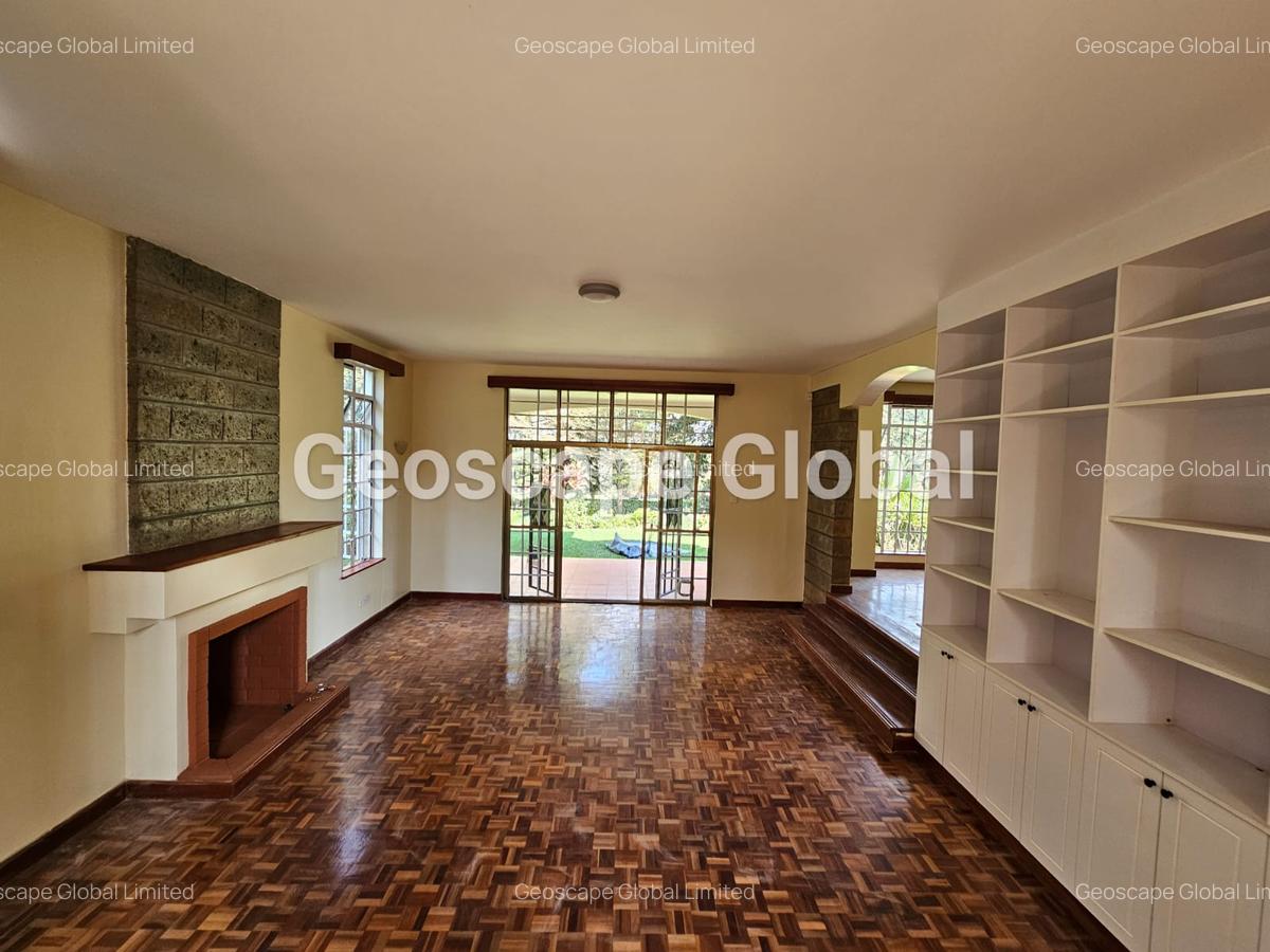 5 Bed House with En Suite in Nyari - 16