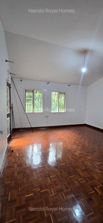 4 Bed House with En Suite at Hill View - 14