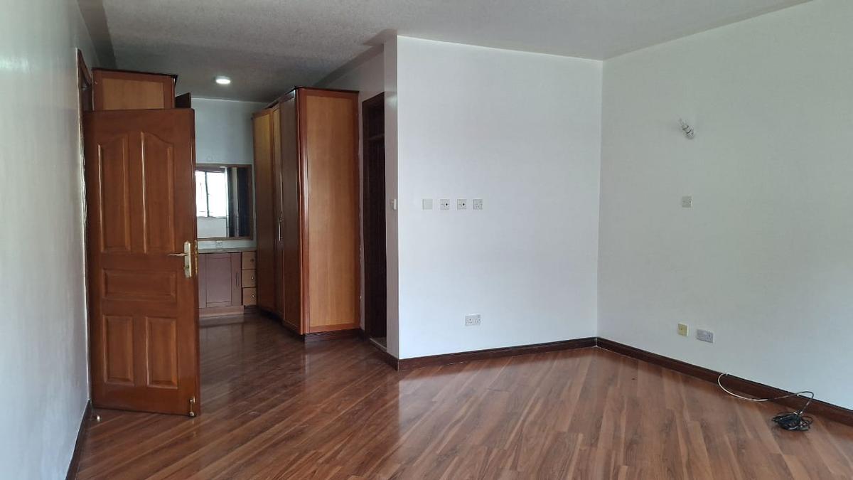 4 Bed Townhouse with En Suite in Westlands Area - 9