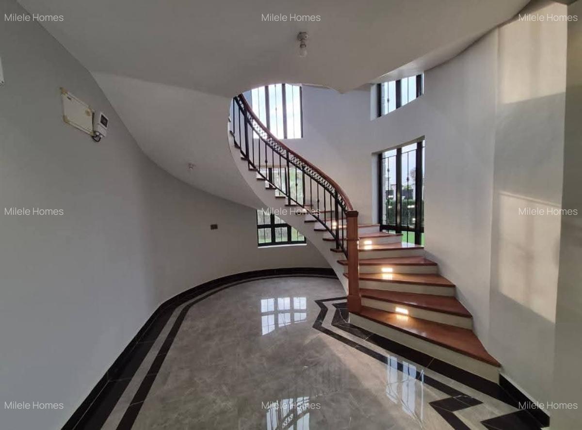 5 Bed Villa with En Suite in Runda - 9