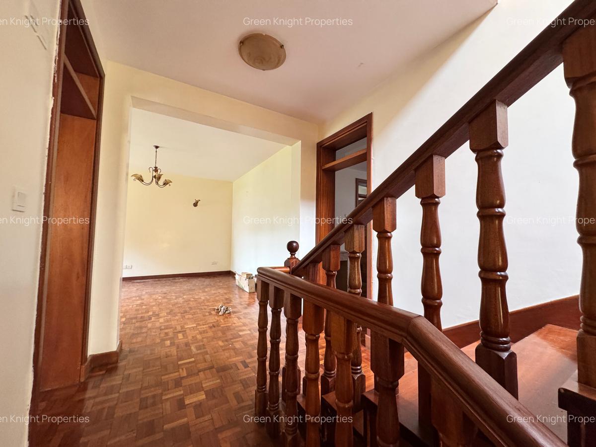 5 Bed Townhouse with En Suite in Lavington - 13