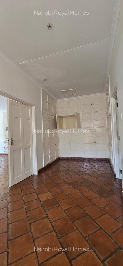 4 Bed House with En Suite at Jacaranda Avenue - 8