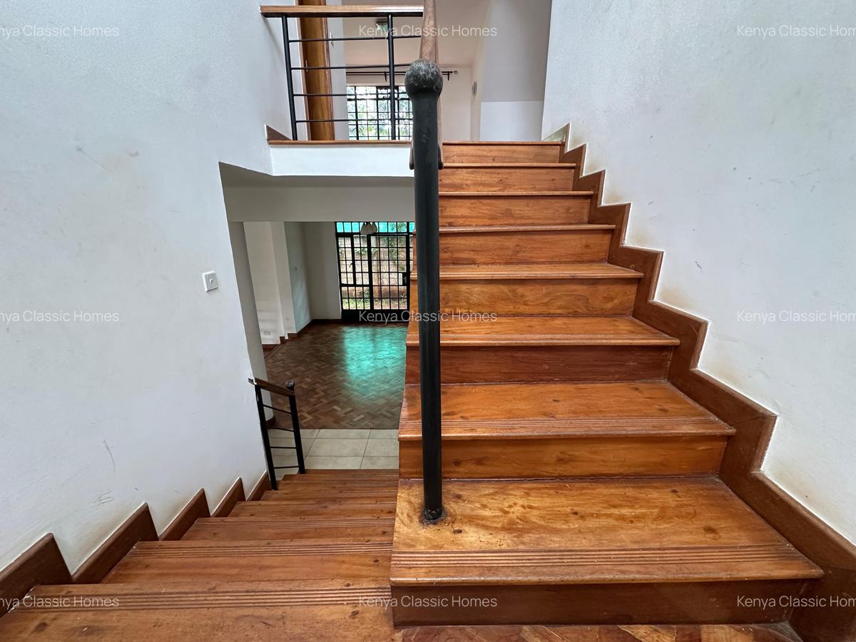 4 Bed Villa with En Suite at Lavington - 9