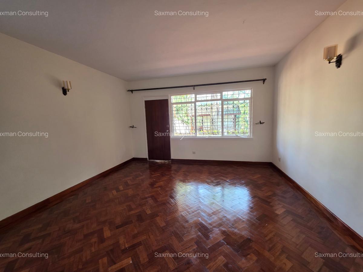 4 Bed House with En Suite in Runda - 5