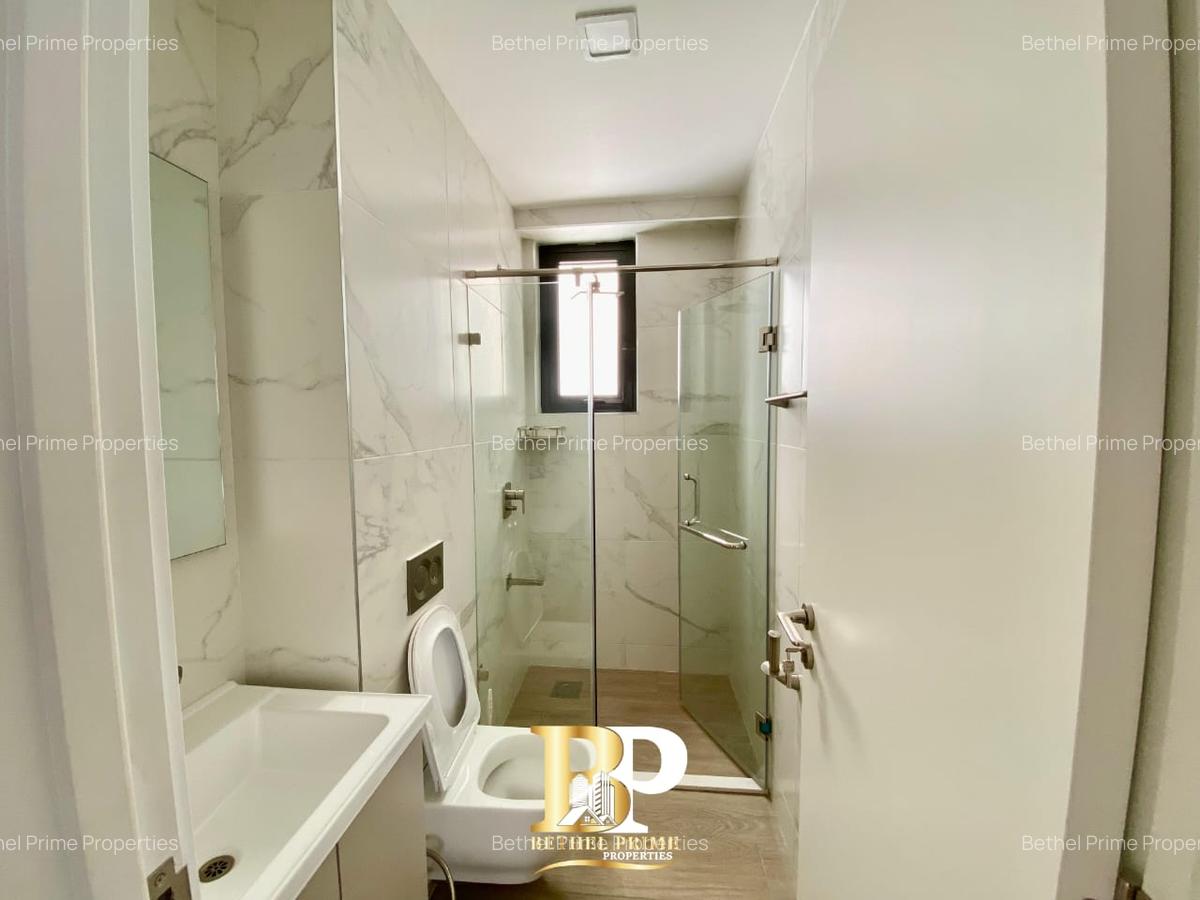 3 Bed Apartment with En Suite in Riverside - 3