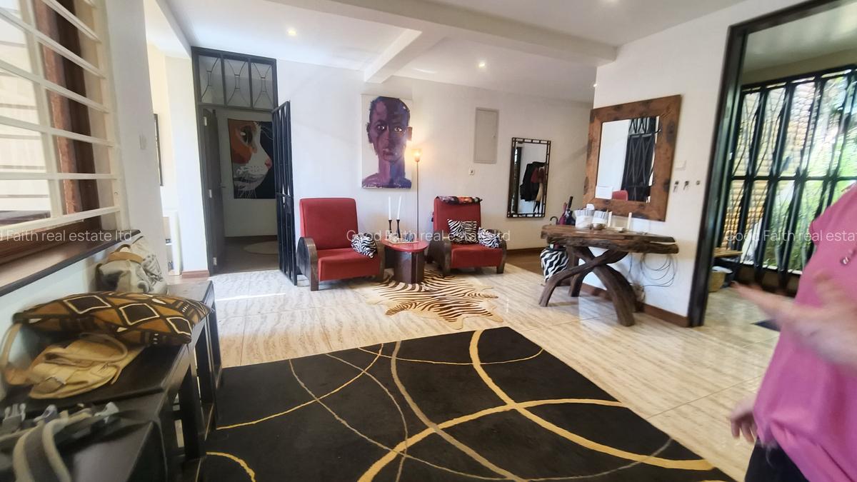 5 Bed House with En Suite in Runda - 7