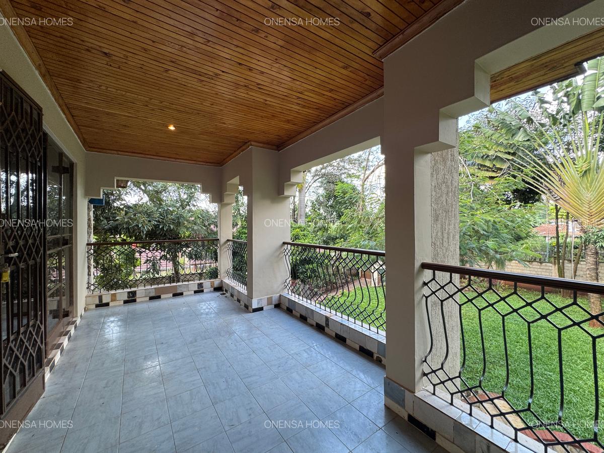 5 Bed House with En Suite in Runda - 18