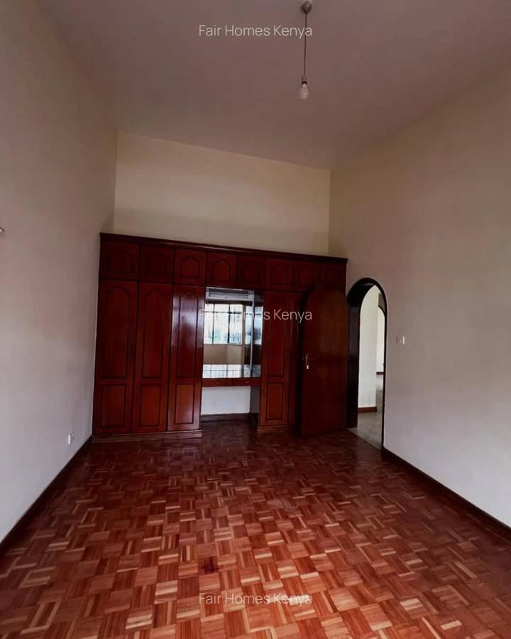 5 Bed Townhouse with En Suite at Riverside Drive - 13