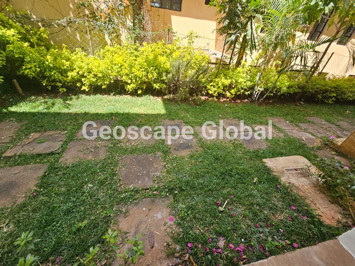 5 bed townhouse with en suite in kyuna