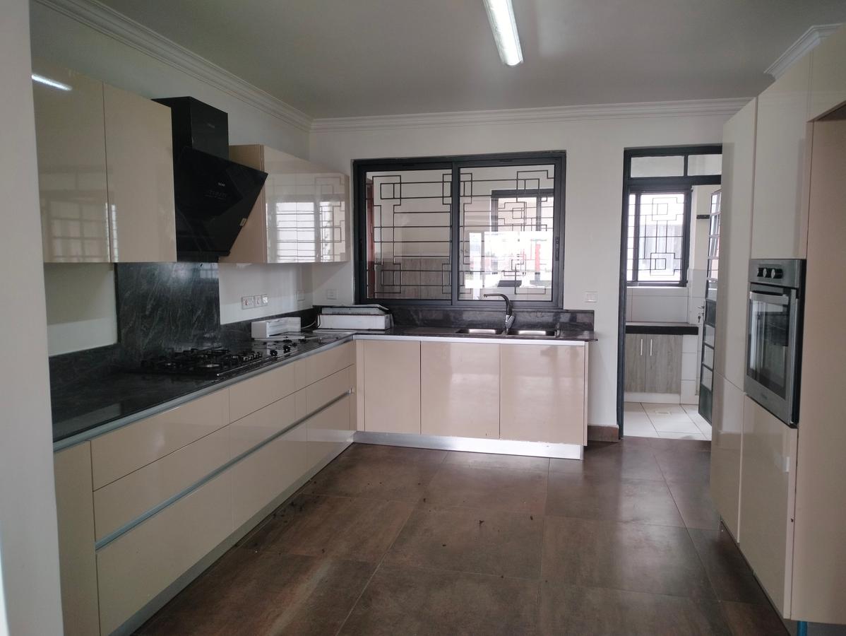 3 Bed Apartment with En Suite at Located In Parklands Few Minutes Drive To Gigiri - 2