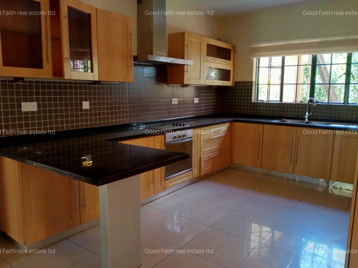 5 Bed Villa with En Suite in Runda - 5