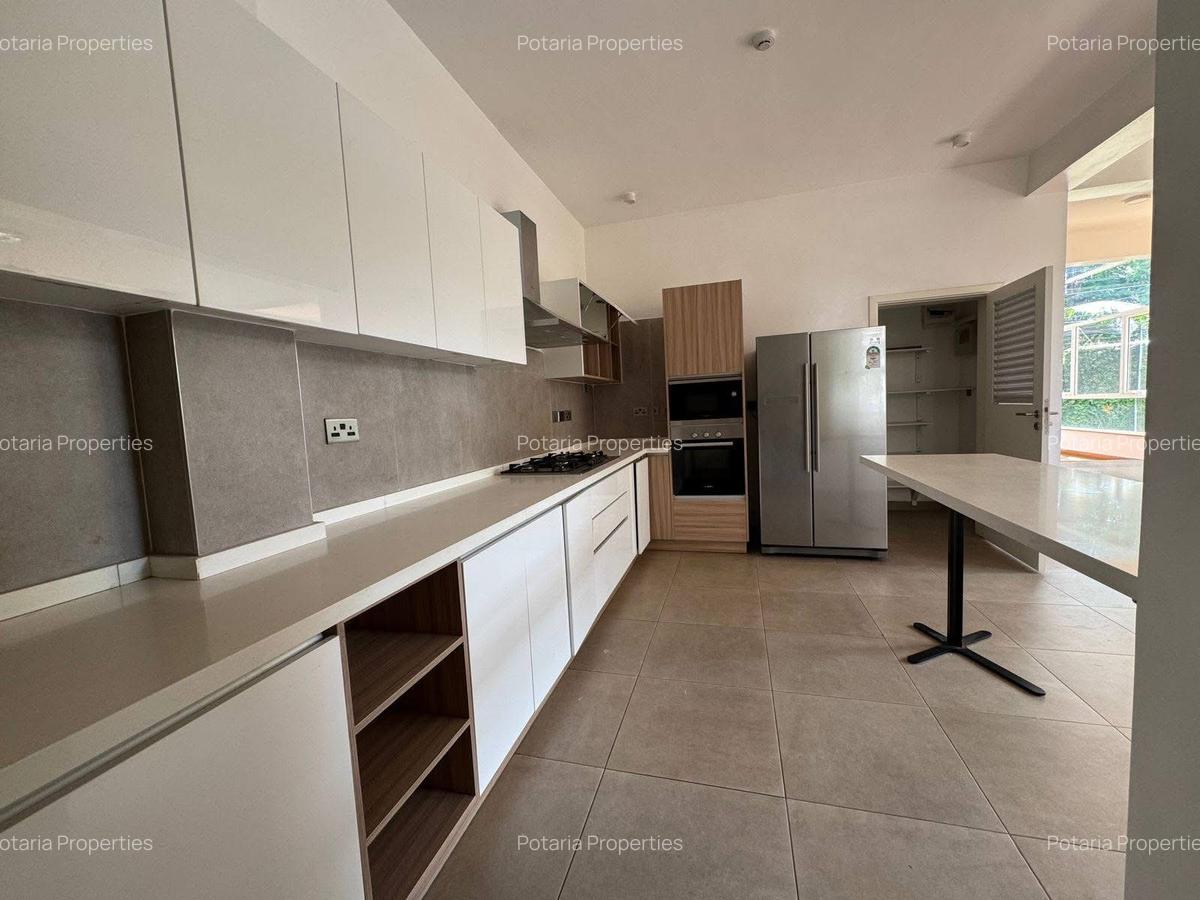 4 Bed Townhouse with En Suite in Lavington - 4