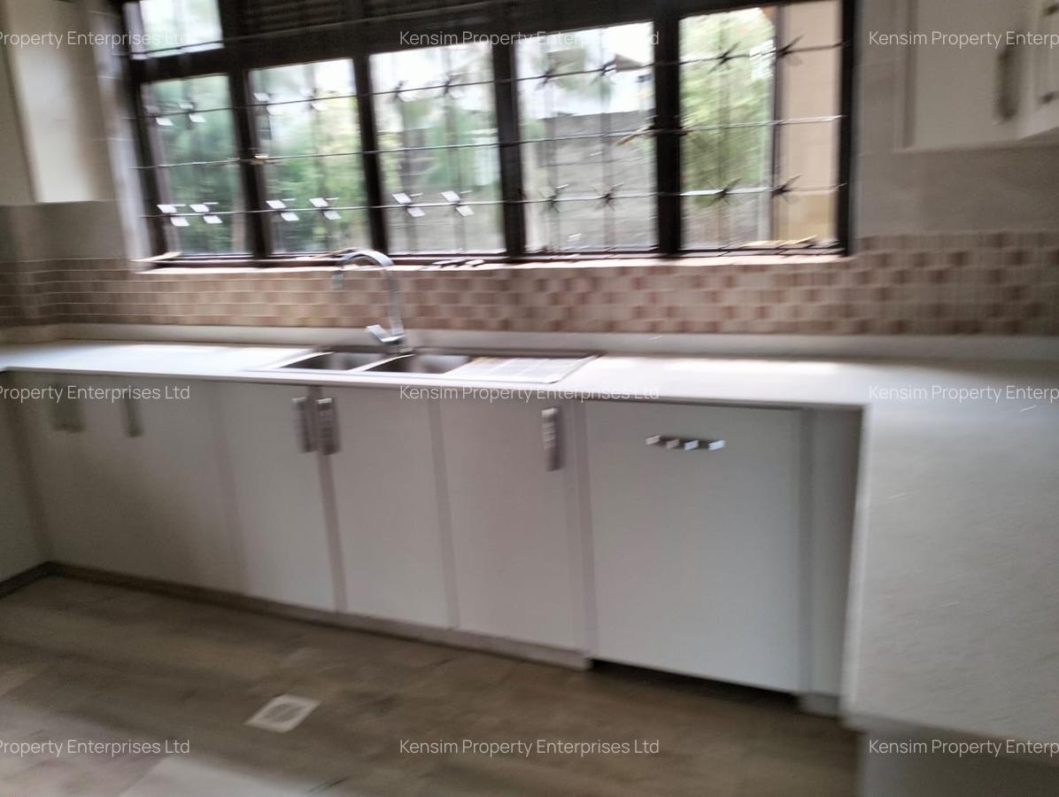 5 Bed Townhouse with En Suite in Runda - 15