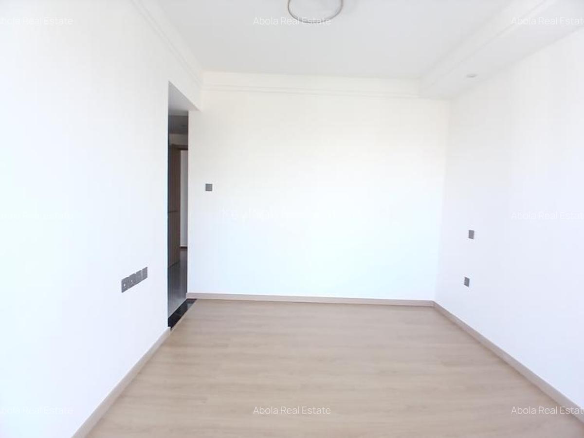 3 Bed Apartment with En Suite in Riverside - 16