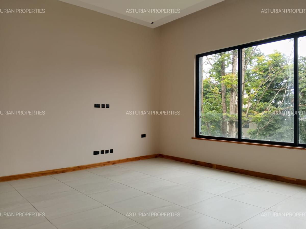 4 Bed Apartment with En Suite in Westlands Area - 17