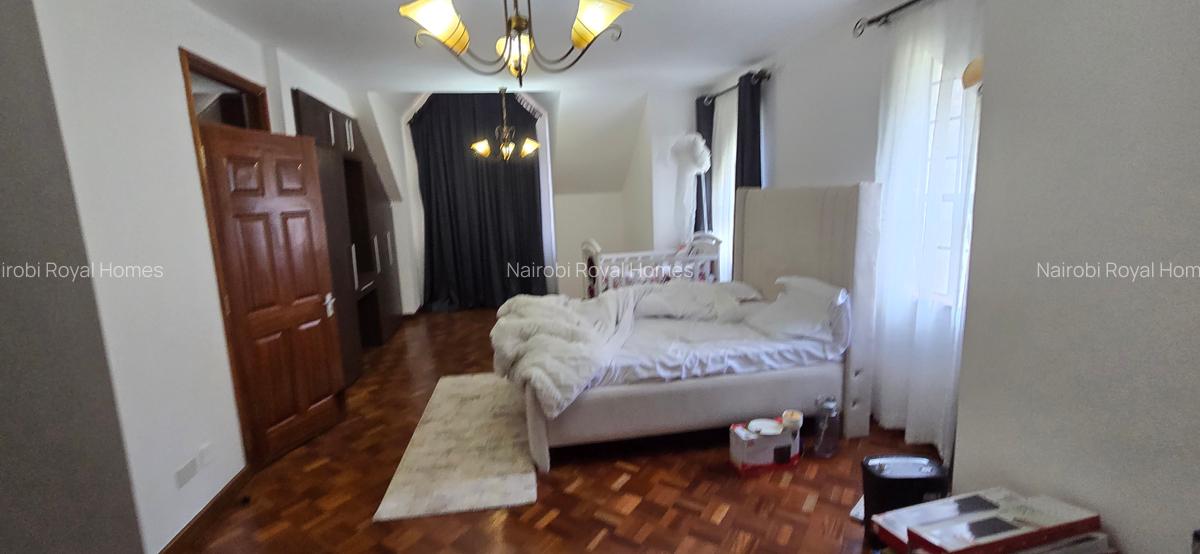 5 Bed Townhouse with En Suite at Lavington Green - 14