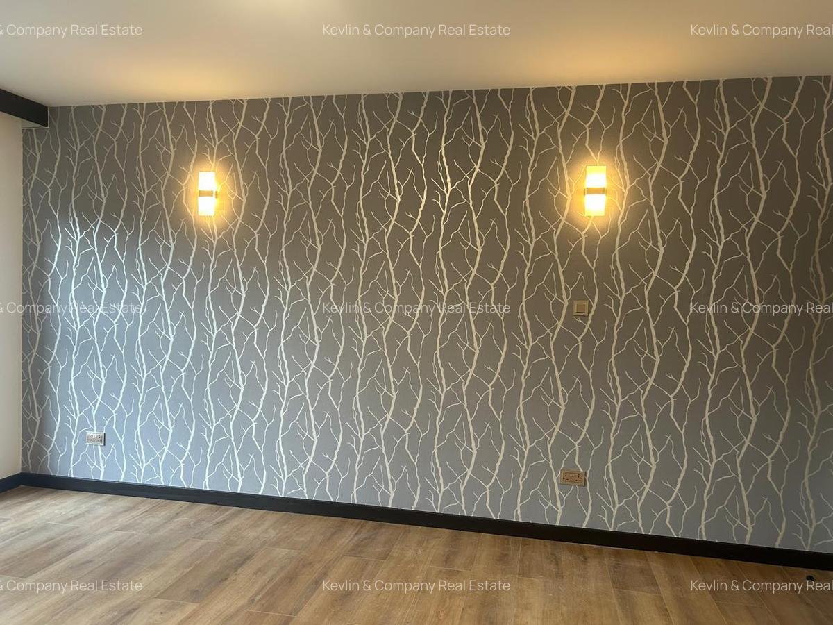 3 Bed Apartment with En Suite in Riverside - 12