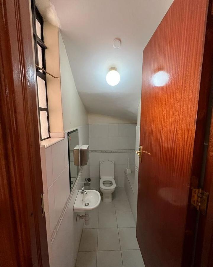 4 Bed Townhouse with En Suite in Lavington - 5