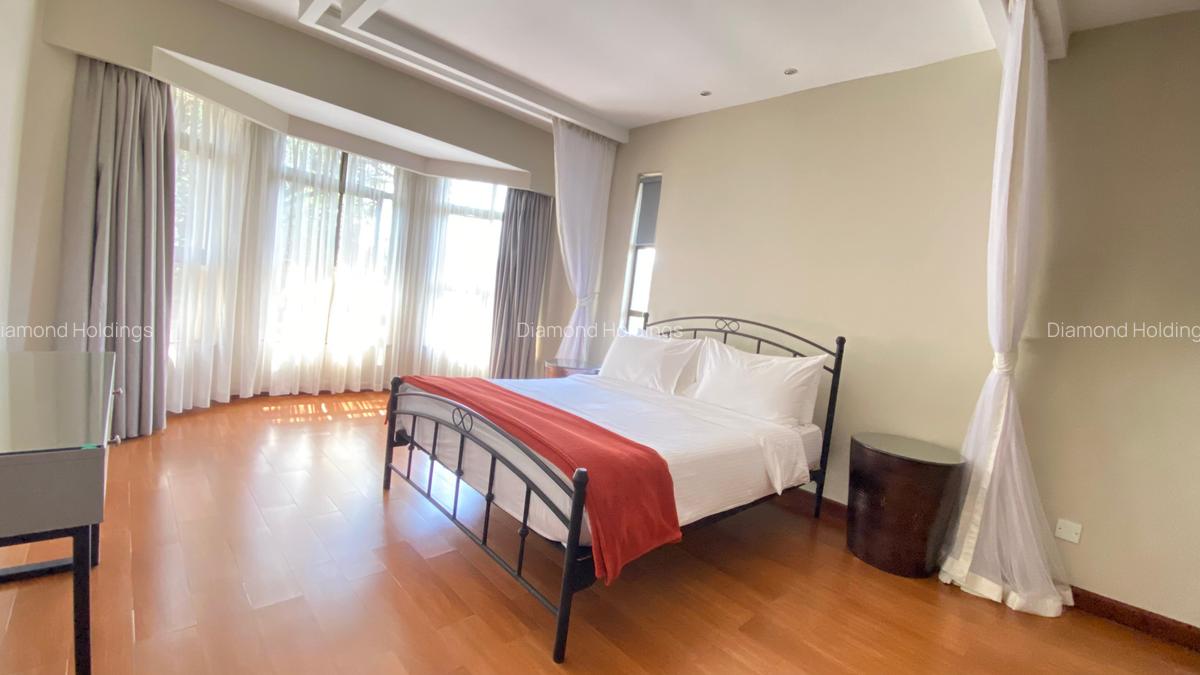 Serviced 2 Bed Apartment with En Suite at Brookside - 5