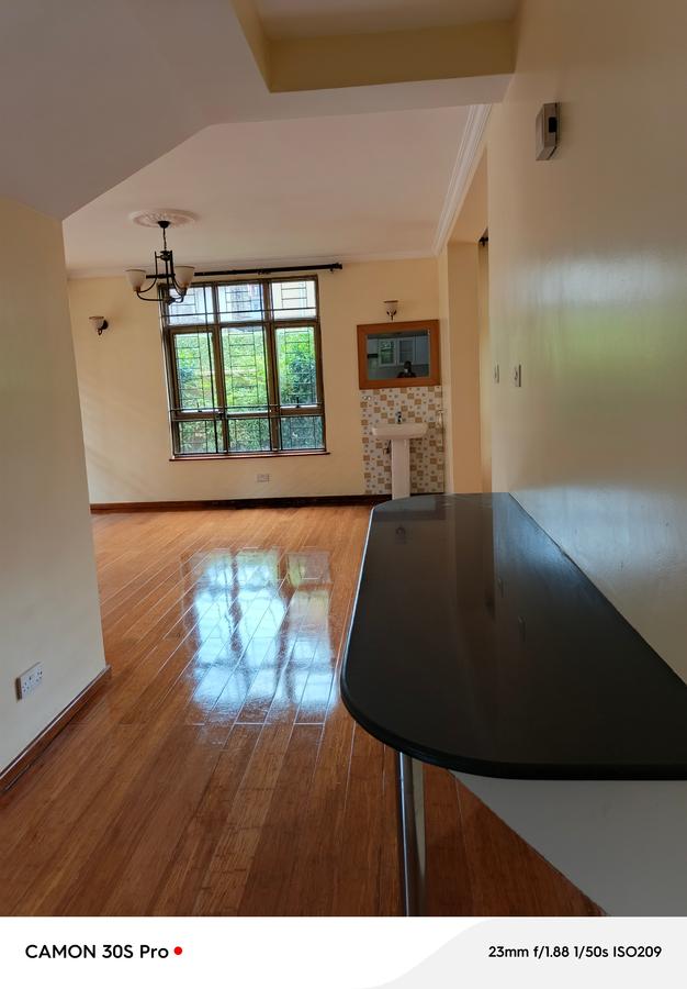 5 Bed Townhouse with En Suite at Lavington - 8