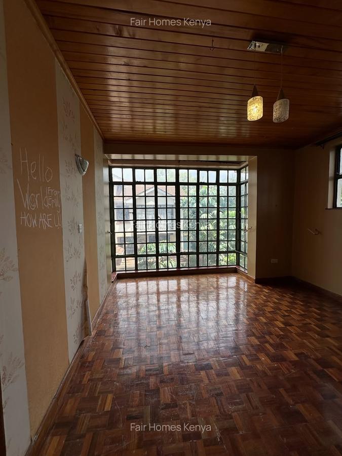 6 Bed Townhouse with En Suite at Othaya Road - 8