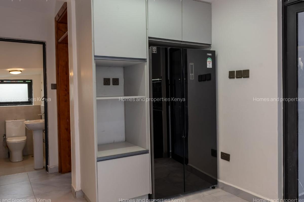 4 Bed Townhouse at Corner Kamakis - 7