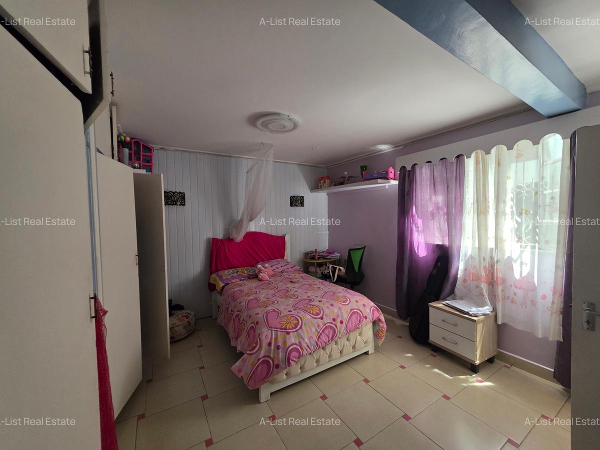 5 Bed Townhouse with En Suite at Lavington - 12