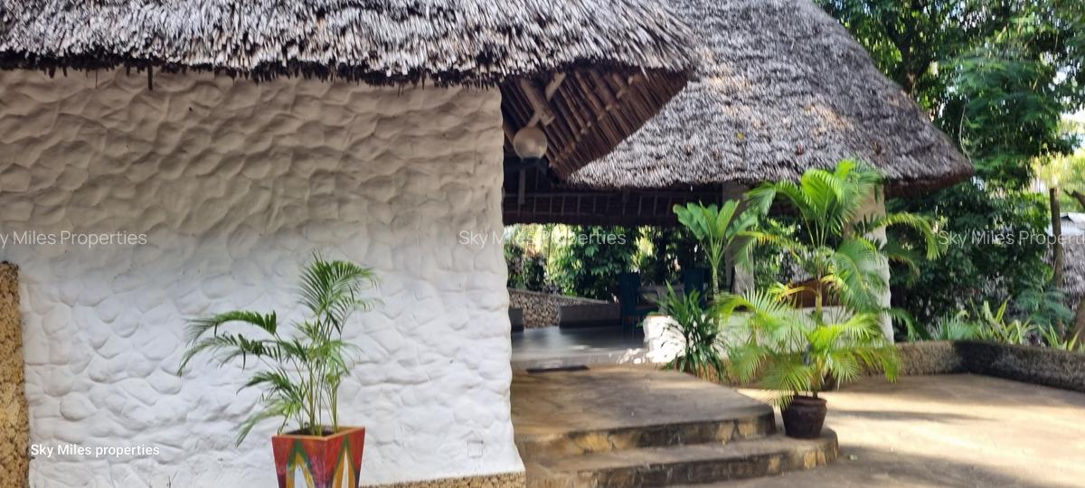 1 Bed Villa with En Suite at La-Marina - 3