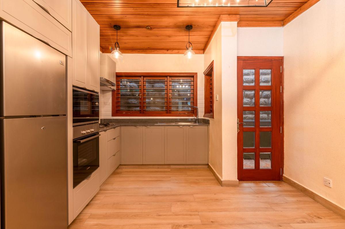 2 Bed Townhouse with En Suite in Kyuna - 5