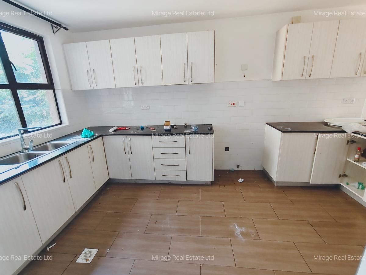 2 Bed Apartment with En Suite in Riverside - 4