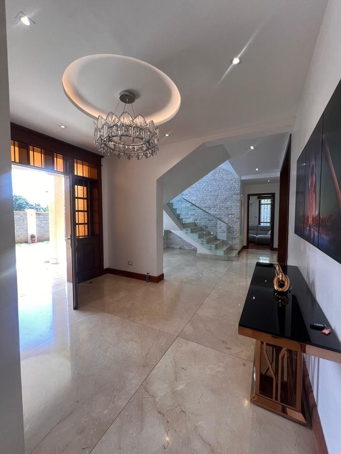 5 Bed House with En Suite in Lavington - 18