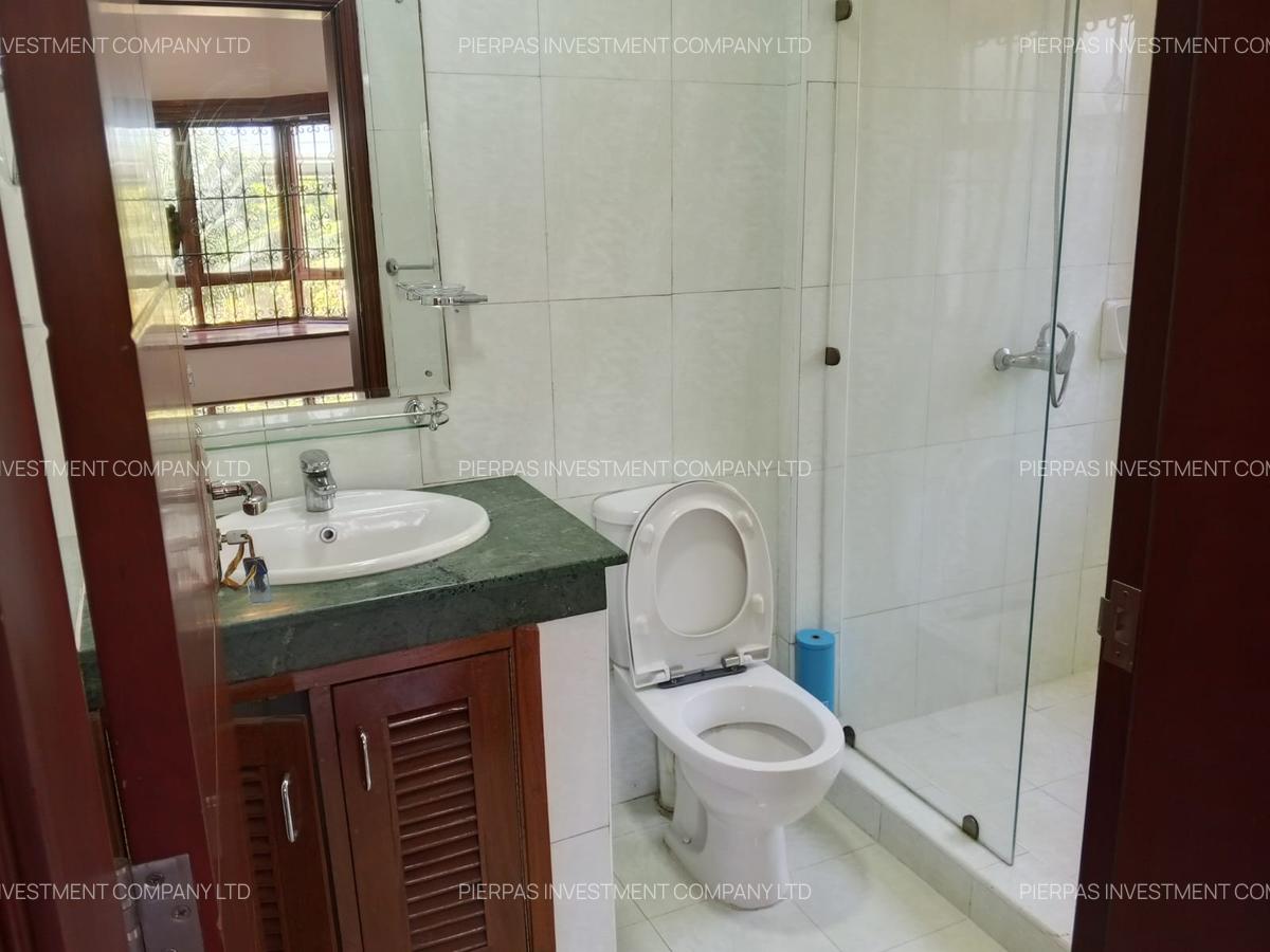 5 Bed Townhouse with En Suite in Runda - 9