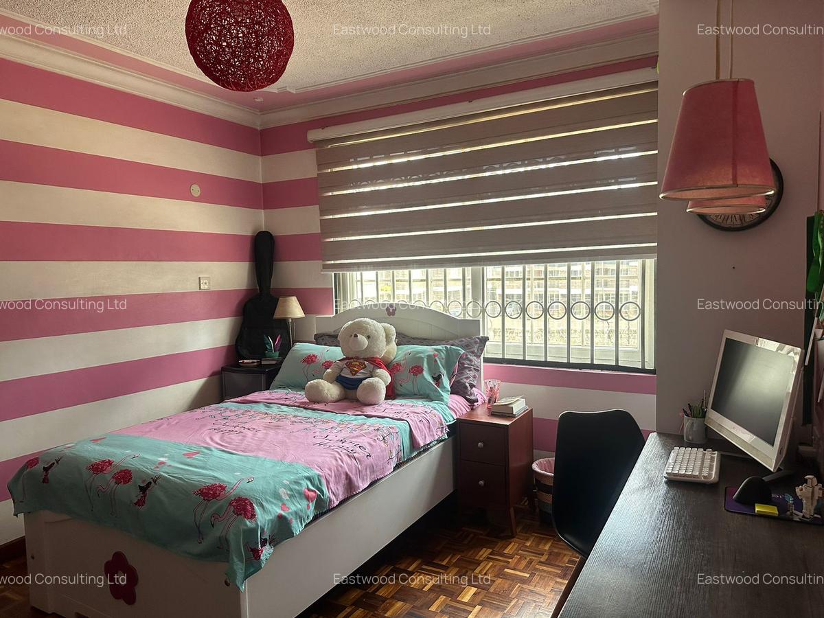 3 Bed Apartment with En Suite at Lantana Road - 8