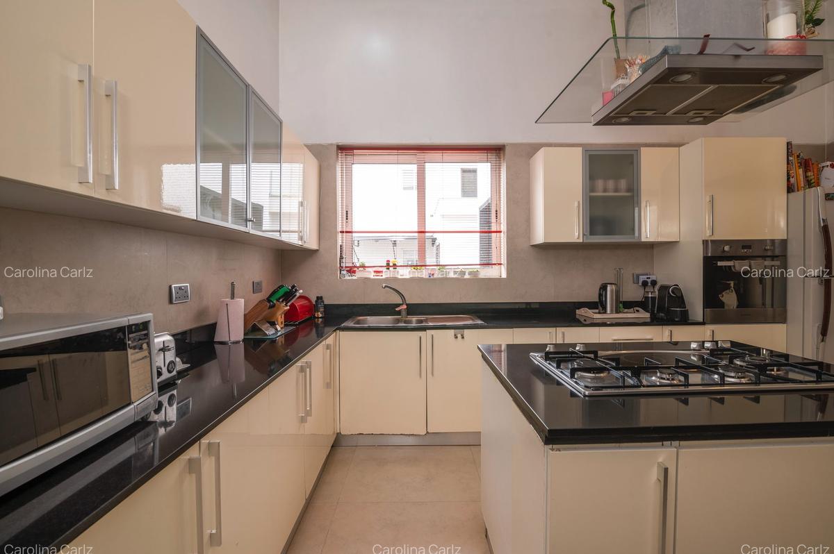 5 Bed Villa with En Suite at Peponi Road - 14
