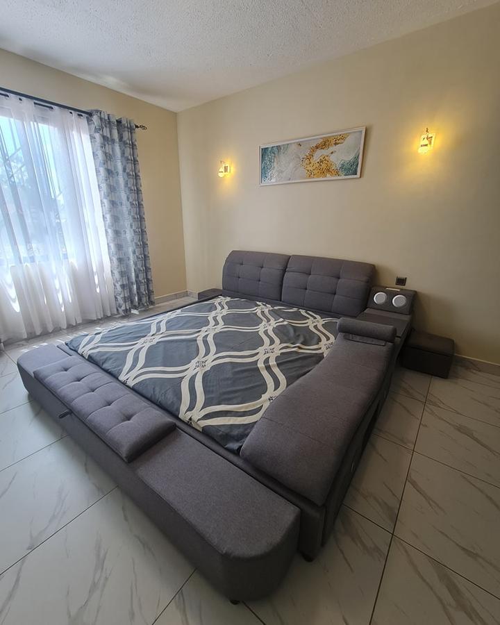 Serviced 2 Bed Apartment with En Suite at Allsops - 8