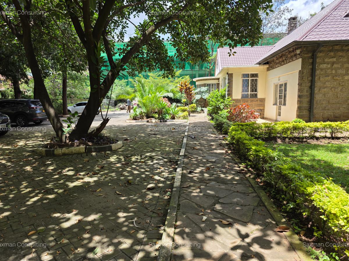 Commercial Property with Service Charge Included in Kilimani - 20