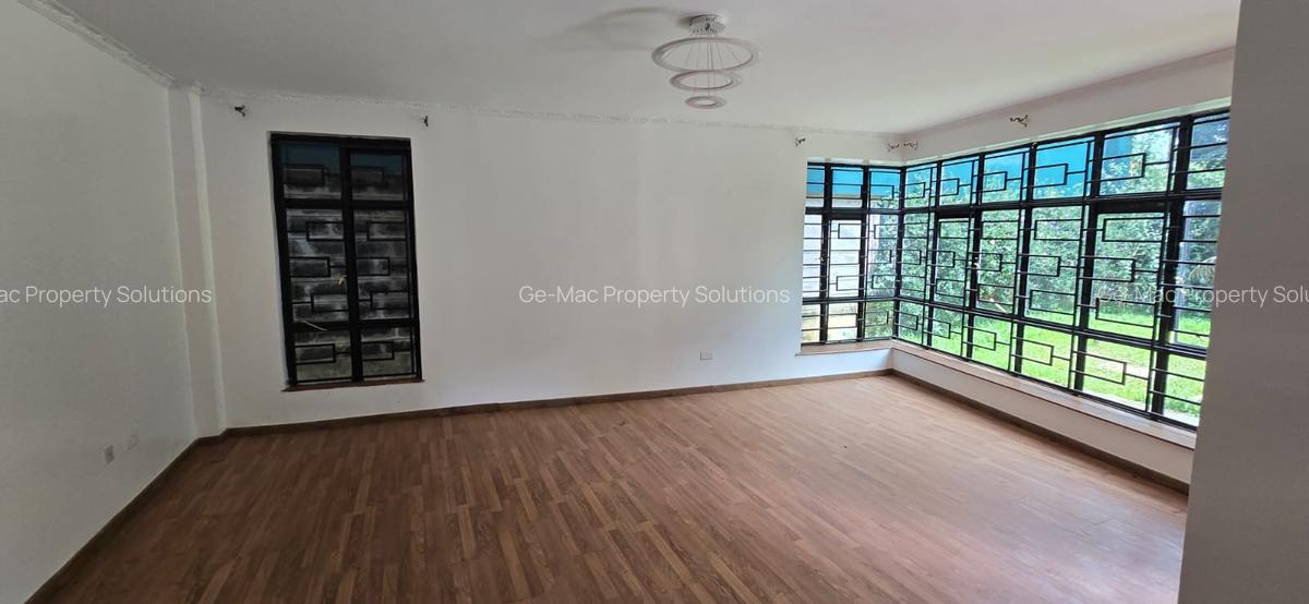 5 Bed Townhouse with En Suite in Lavington - 16