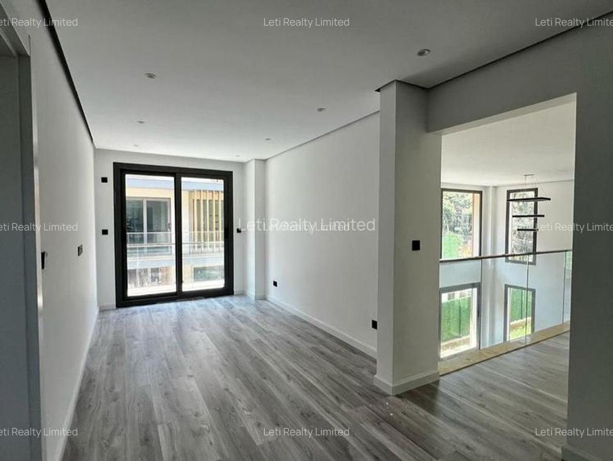 5 Bed Townhouse with En Suite in Lavington - 9
