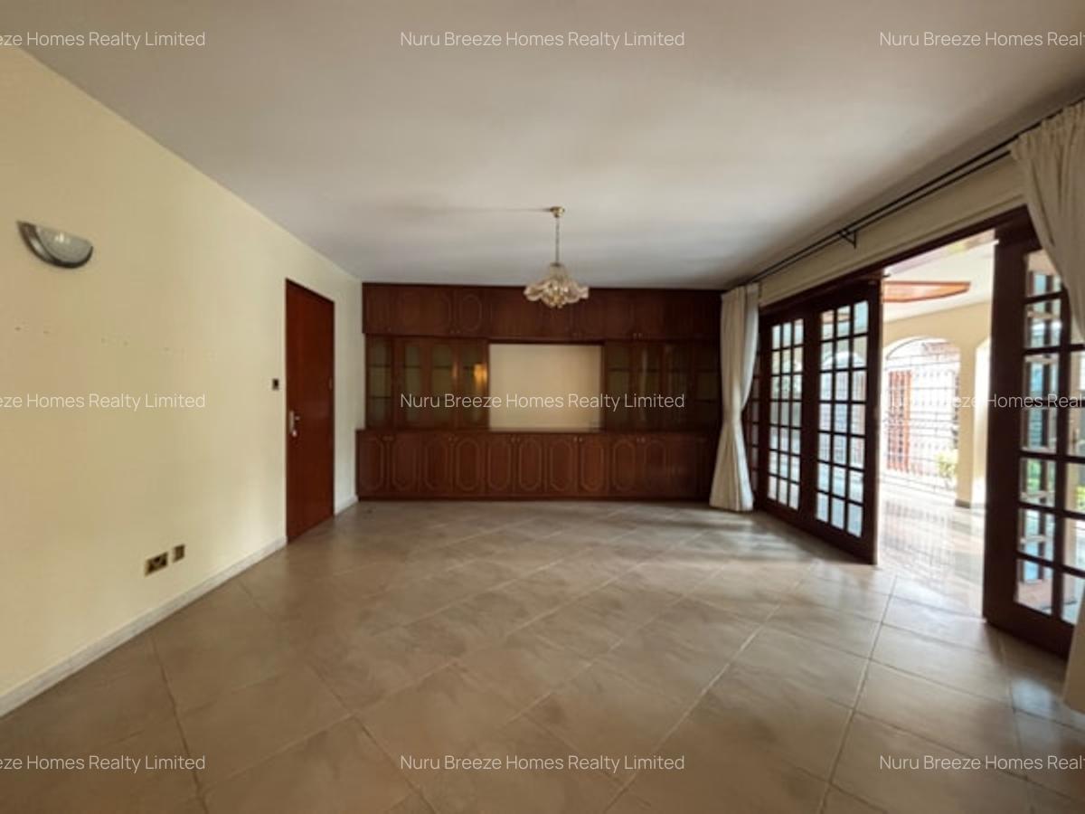 5 Bed House with En Suite in Runda - 16