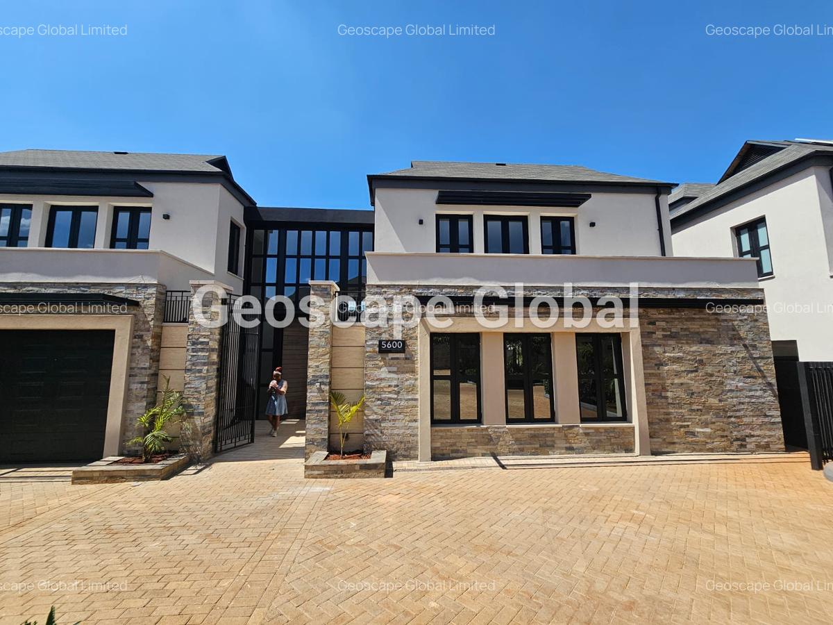 4 Bed House with En Suite in Runda - 1