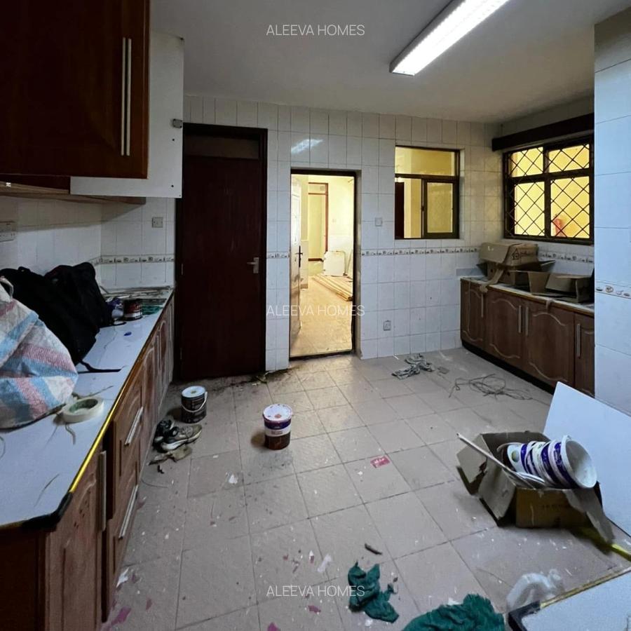 4 Bed Apartment with En Suite in Westlands Area - 5