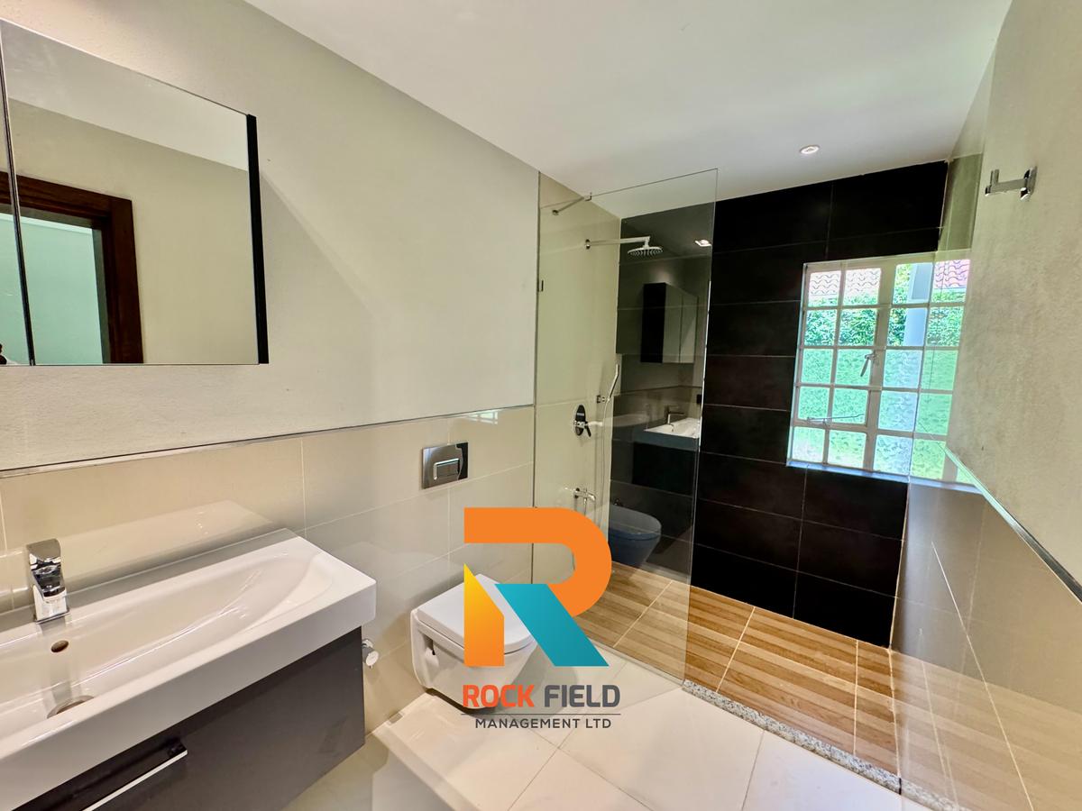 4 Bed Townhouse with En Suite in Runda - 9