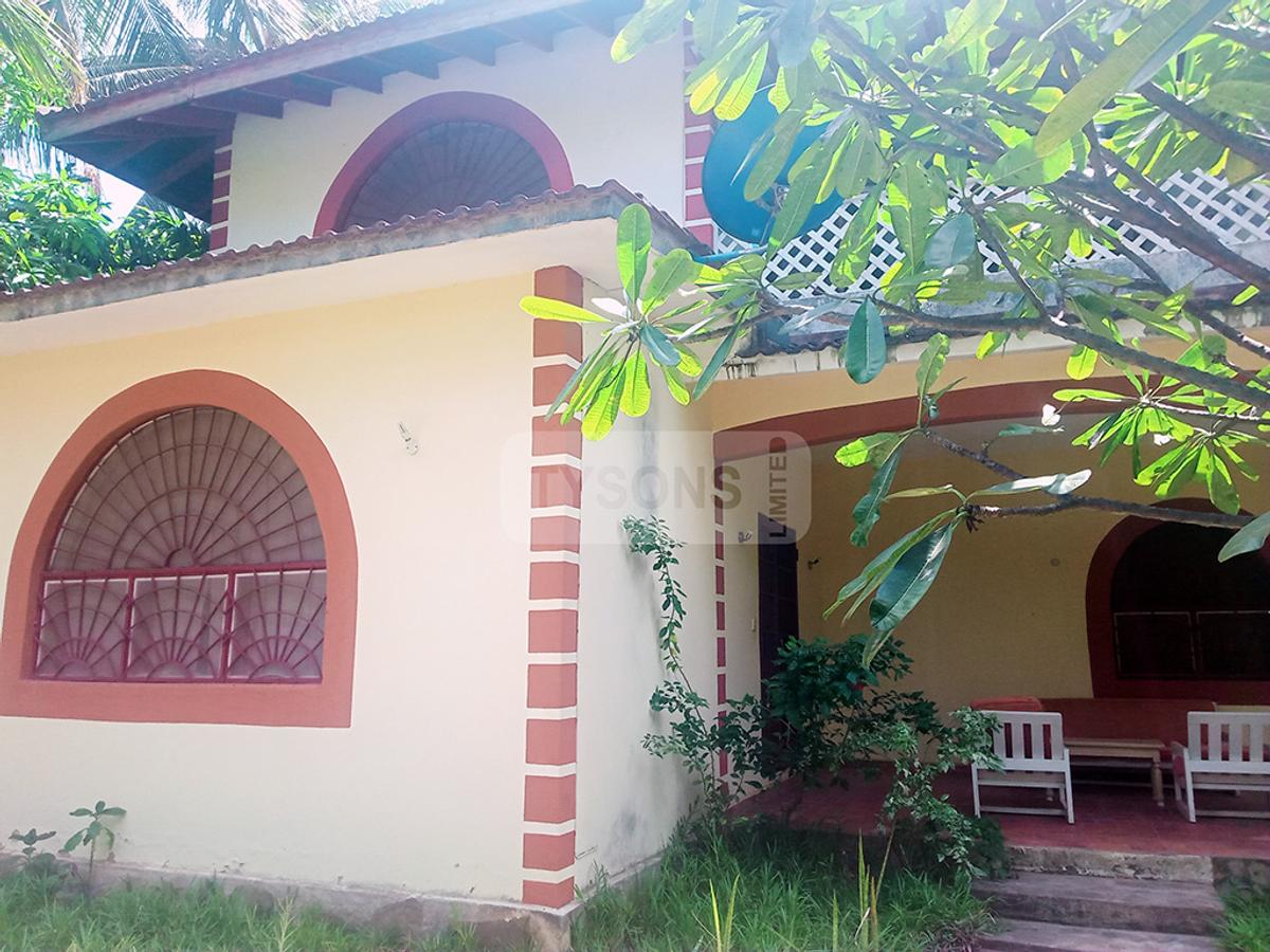 2 Bed Apartment with En Suite in Malindi - 2