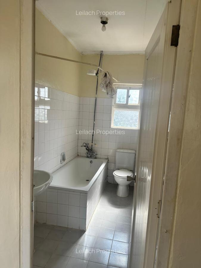 4 Bed House with En Suite in South C - 17