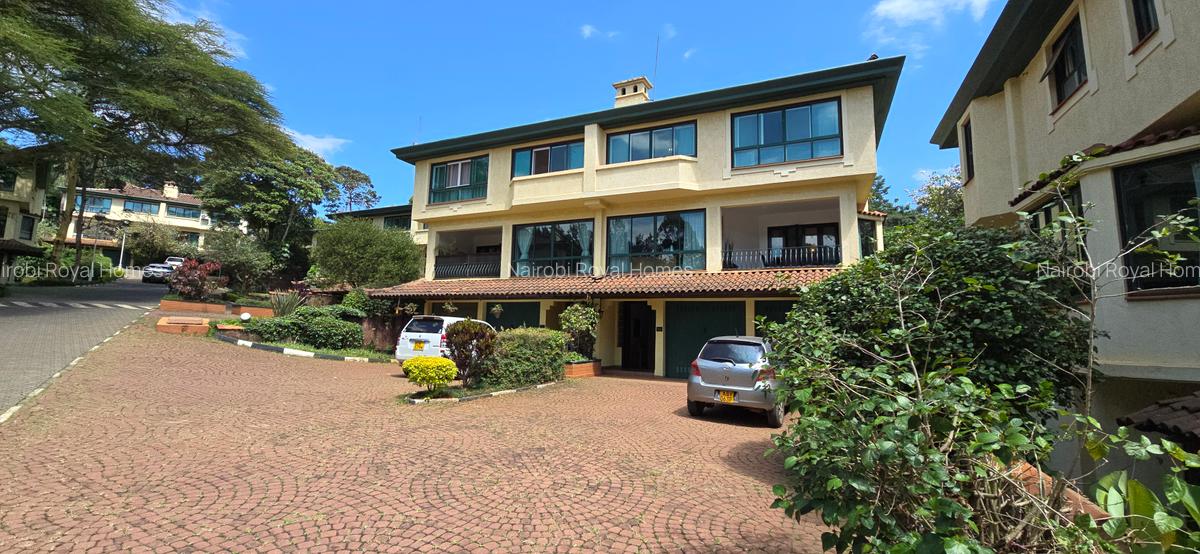 4 Bed Townhouse with En Suite at Grovelia Grove - 1