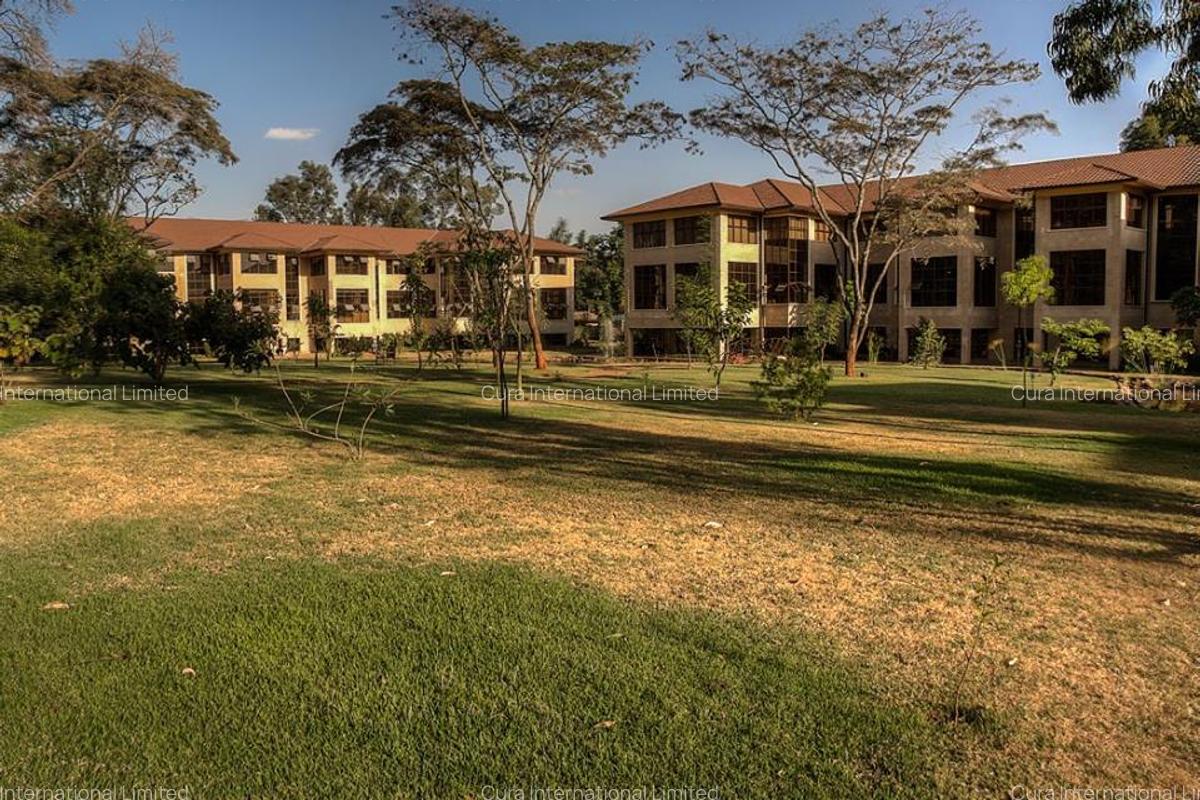 2,888 ft² Office with Parking in Karen - 3