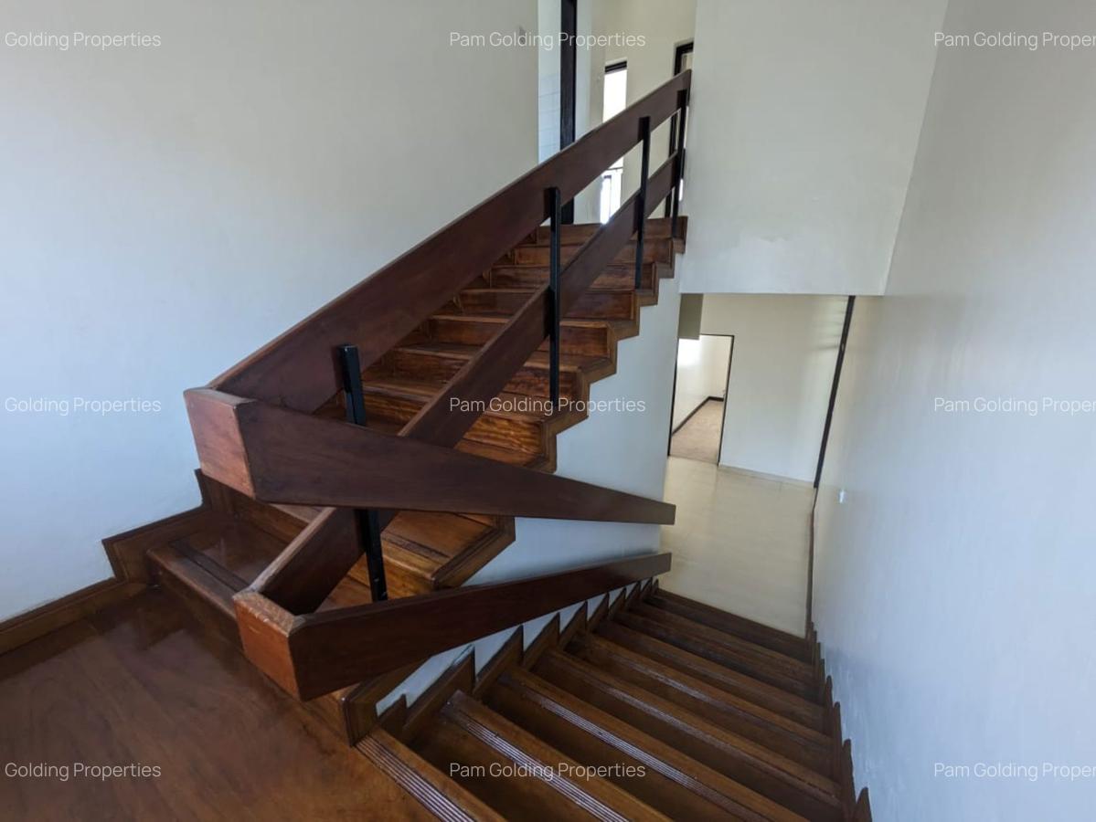 4 Bed Townhouse in Nyali Area - 5