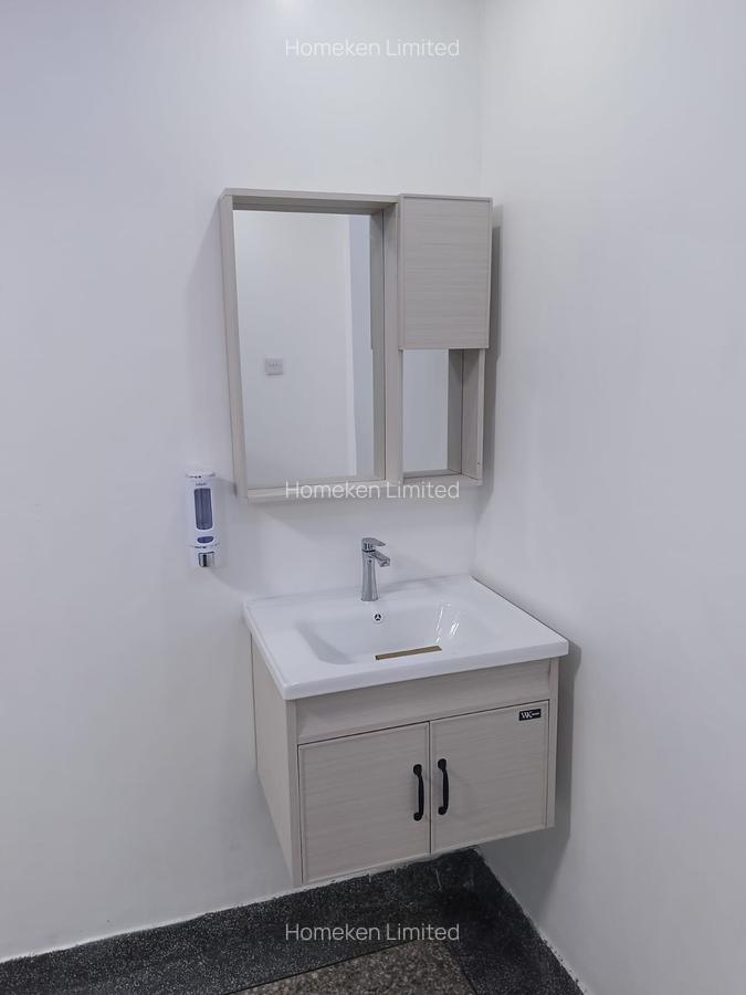 4 Bed House with En Suite at Luxurious 4 Bedrooms Maisonette - 7