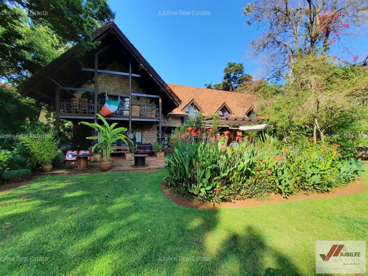 3 Bed House with En Suite in Nyari - 1