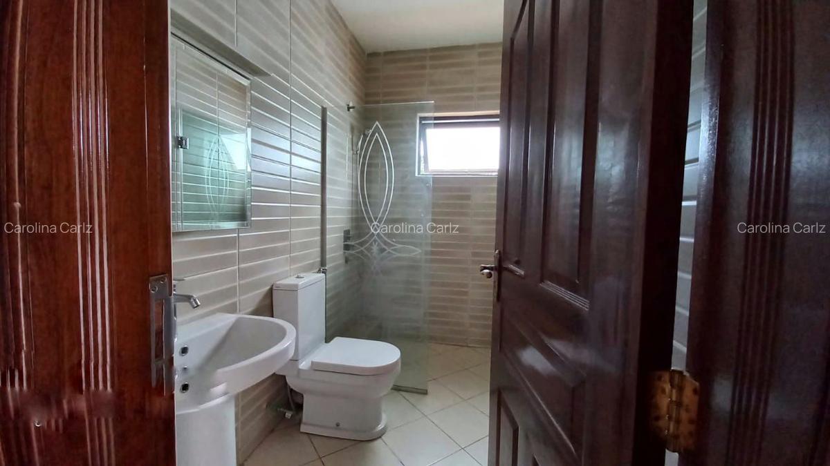 4 Bed Townhouse with En Suite at Broo - 17